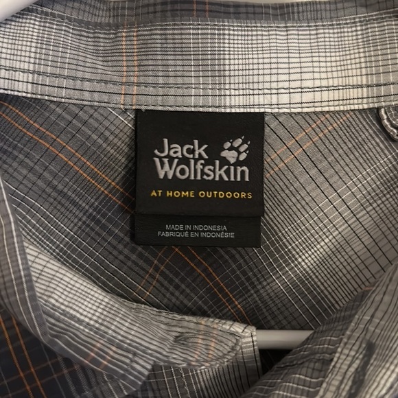 Jack Wolfskin Plaid Short Sleeve Button Down size M - Picture 2 of 5